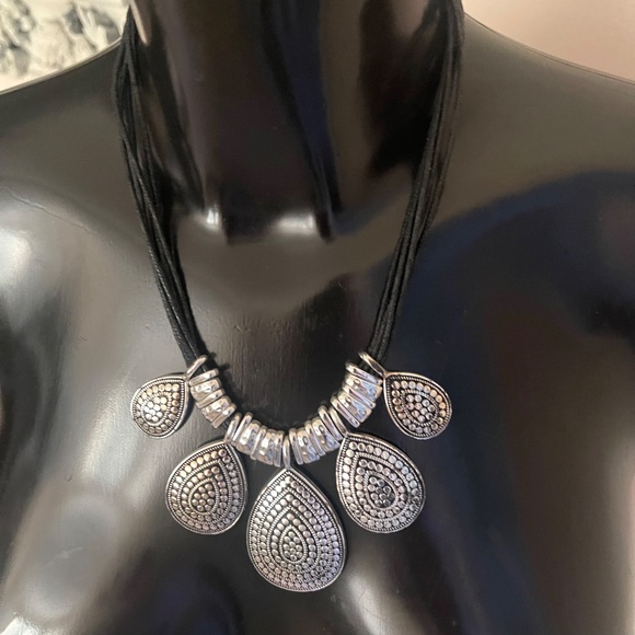 Necklace Boho Black/Silver Pendant Bohemian - Picture 2 of 3